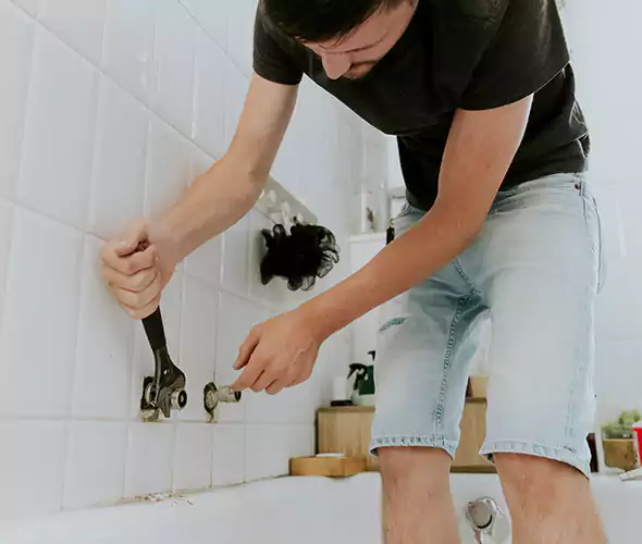 Affordable Bathtub Faucet Replacement in Manorville: Choose Experienced Local Technicians
